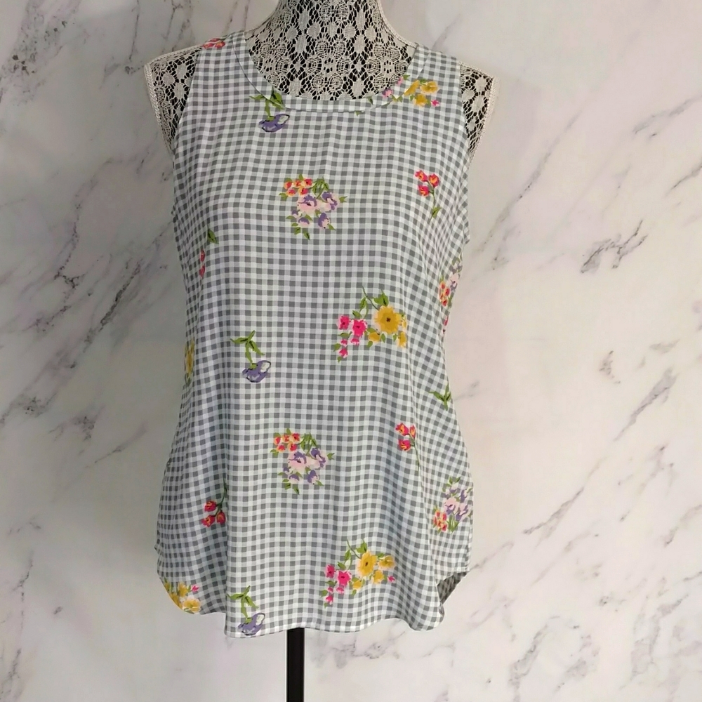 NWT Floral checkered print top Van Heusen